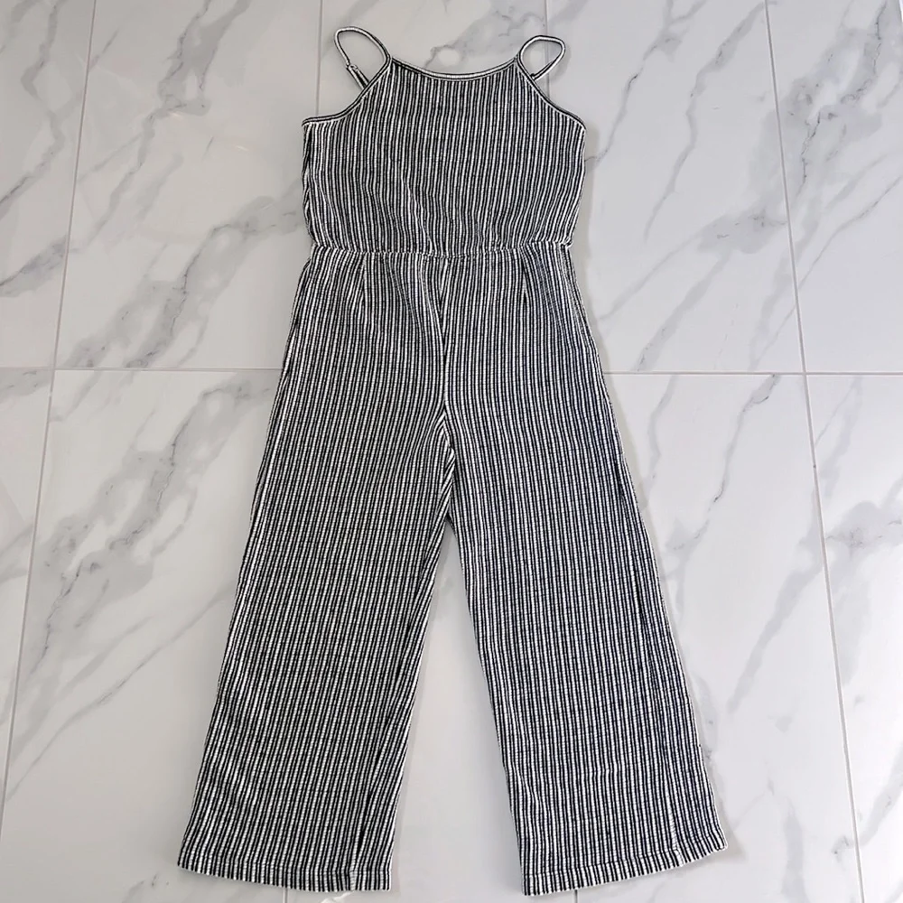 ❌ Forever 21 Black & White Ribbed Spaghetti Strap Wide Leg Jumpsuit
